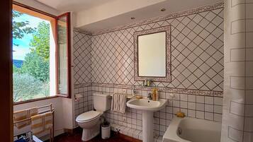 淋浴設備、風筒、提供毛巾、番梘