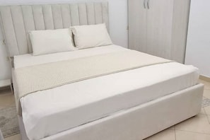 4 chambres, bureau, fer et planche à repasser, Wi-Fi gratuit