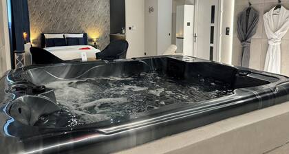 The Secrets of Eros: SUITE DE LUXE