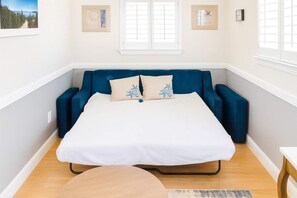 4 bedrooms, WiFi, bed sheets