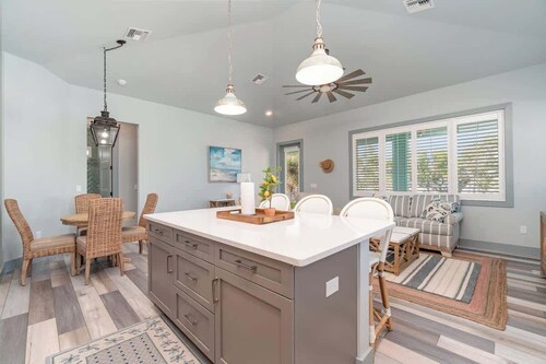 Coastal Pearl Retreat | Walk to Beach