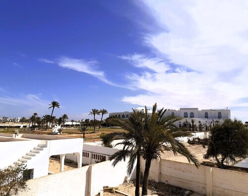 Charming 2-bedroom apartment with AC, WiFi in delightful Mezraya