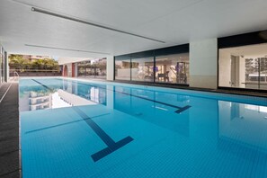 Piscine couverte, piscine extérieure