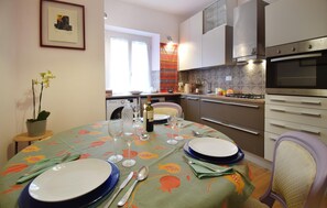 Kjøleskap, kokeplater og oppvaskmaskin