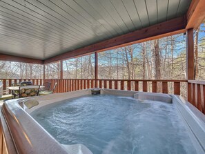 Cabin, Multiple Beds (Mountain Charm #228) | Outdoor spa tub - Mountain Charm #228 (Sevierville)