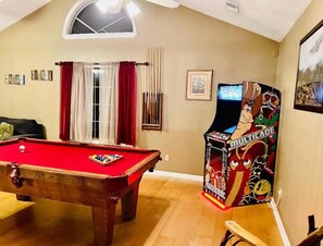 Games room - Mountain Charm #228 (Sevierville)