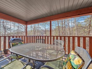 Cabin, Multiple Beds (Mountain Charm #228) | Outdoor dining - Mountain Charm #228 (Sevierville)