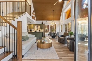 เคบิน, หลายเตียง (Wildest Dreams #1425) | บริเวณนั่งเล่น