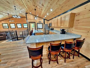 Cabin, Multiple Beds (Endless Fun #3615) | Interior - Endless Fun #3615 (Pigeon Forge)