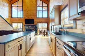 Cabin, Multiple Beds (Buckhead Views #3110) | Private kitchen - Buckhead Views #3110 (Gatlinburg)