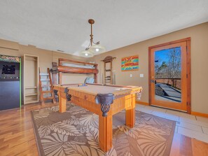 Games room - Smoky View on the Rocks #2046 (Sevierville)
