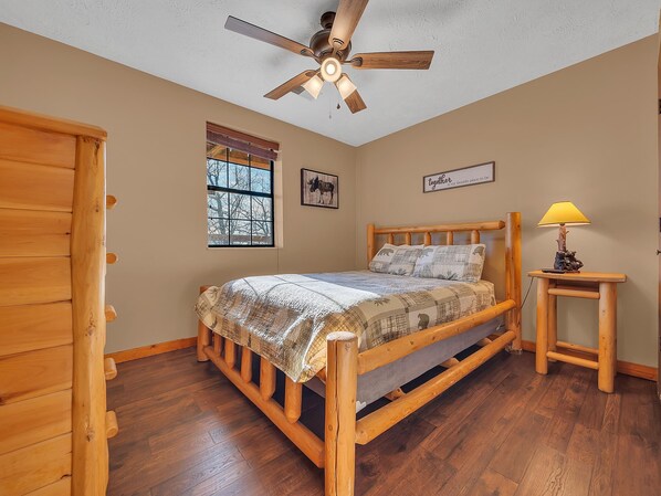 Room - Smoky View on the Rocks #2046 (Sevierville)