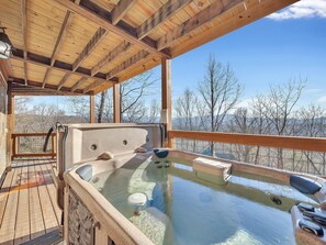 Cabin, 2 Queen Beds (Smoky View on the Rocks #2046) | Outdoor spa tub - Smoky View on the Rocks #2046 (Sevierville)