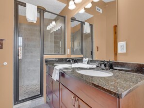 Bathroom - Smoky View Top Shelf #2042 (Sevierville)