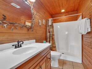 캐빈, 침대(여러 개) (Smoky View Top Shelf #2042) | 욕실