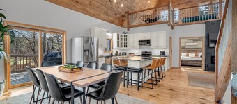 NEW! Relax&Play: HotTub/FirePit/Game Room Paradise