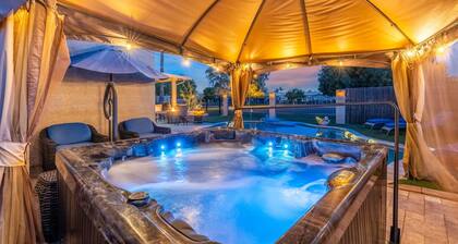 Private Suite - 1BR, 1BA Suite with shaded courtyard, pool and hot tub