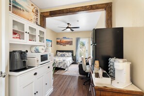 1 bedroom, desk, iron/ironing board, free WiFi