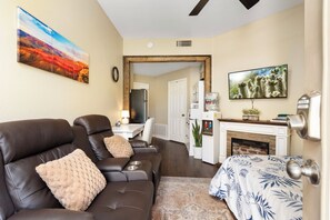 1 غرفة نوم ومكتب ومكواة/لوح كي وواي فاي مجانًا