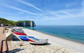 Beach - 5 bedroom gorgeous home in Ganzeville (Ganzeville)