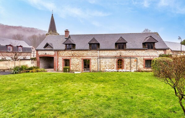 Exterior - 5 bedroom gorgeous home in Ganzeville (Ganzeville)