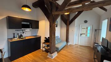 Smart-tv en een tafeltennistafel