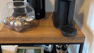 Kaffee und/oder Kaffeemaschine