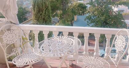 Glamours Charming Private bedroom Silver Lake Penthouse