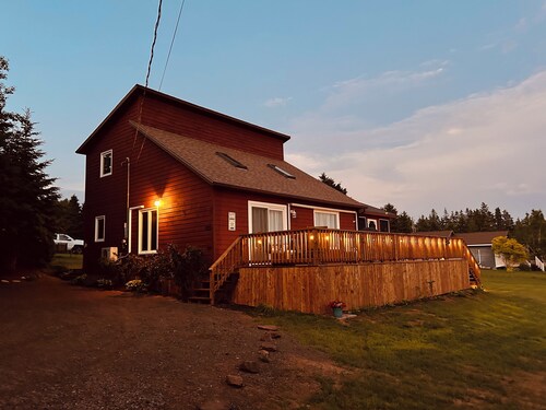 Sunset View Cottage. South Shore of PEI. Sleeps 7. Pet friendly!