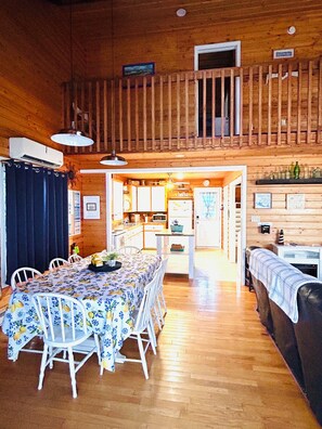 Dining - Sunset View Cottage. South Shore of PEI. Sleeps 7. Pet friendly! (Canoe Cove)