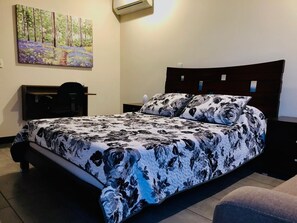 3 slaapkamers, een bureau, wifi, beddengoed