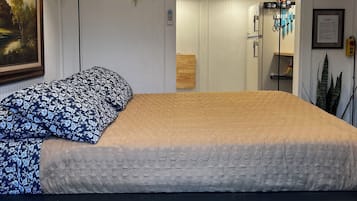 1 bedroom, desk, iron/ironing board, free WiFi