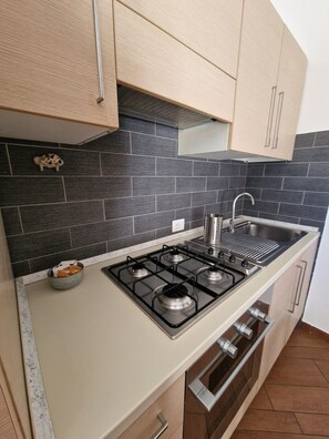 Fridge, microwave, oven, stovetop