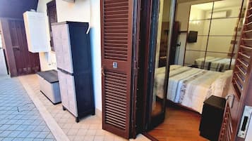 2 Schlafzimmer, Zimmersafe, Schreibtisch, Bügeleisen/Bügelbrett