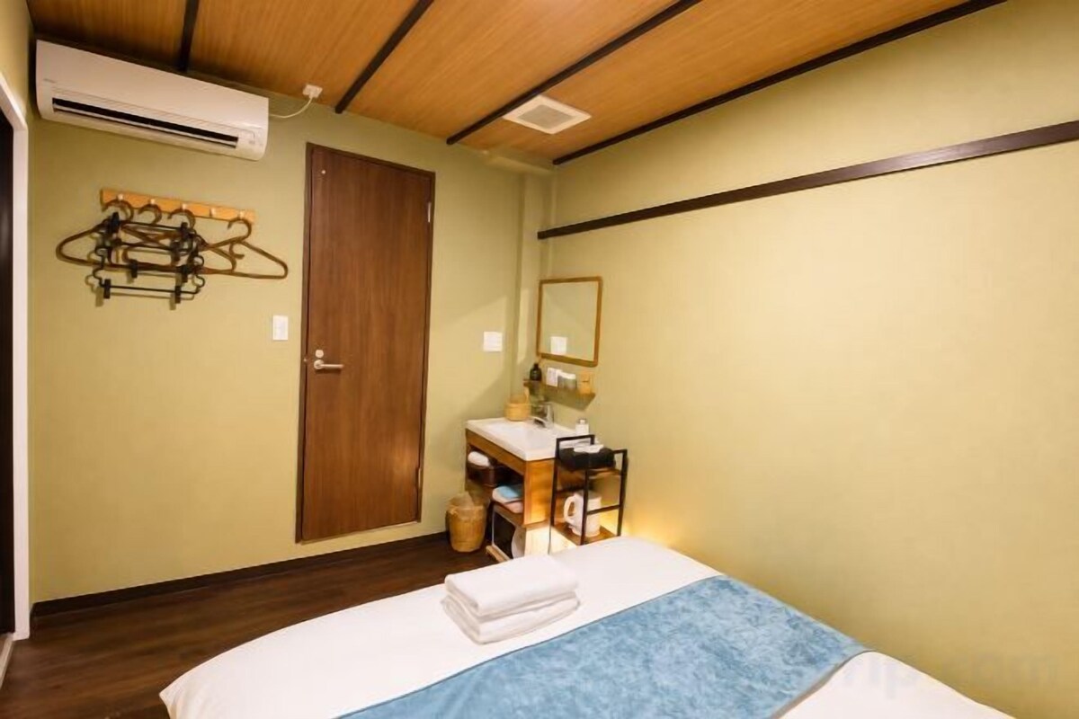 Soundproofing, WiFi (free)