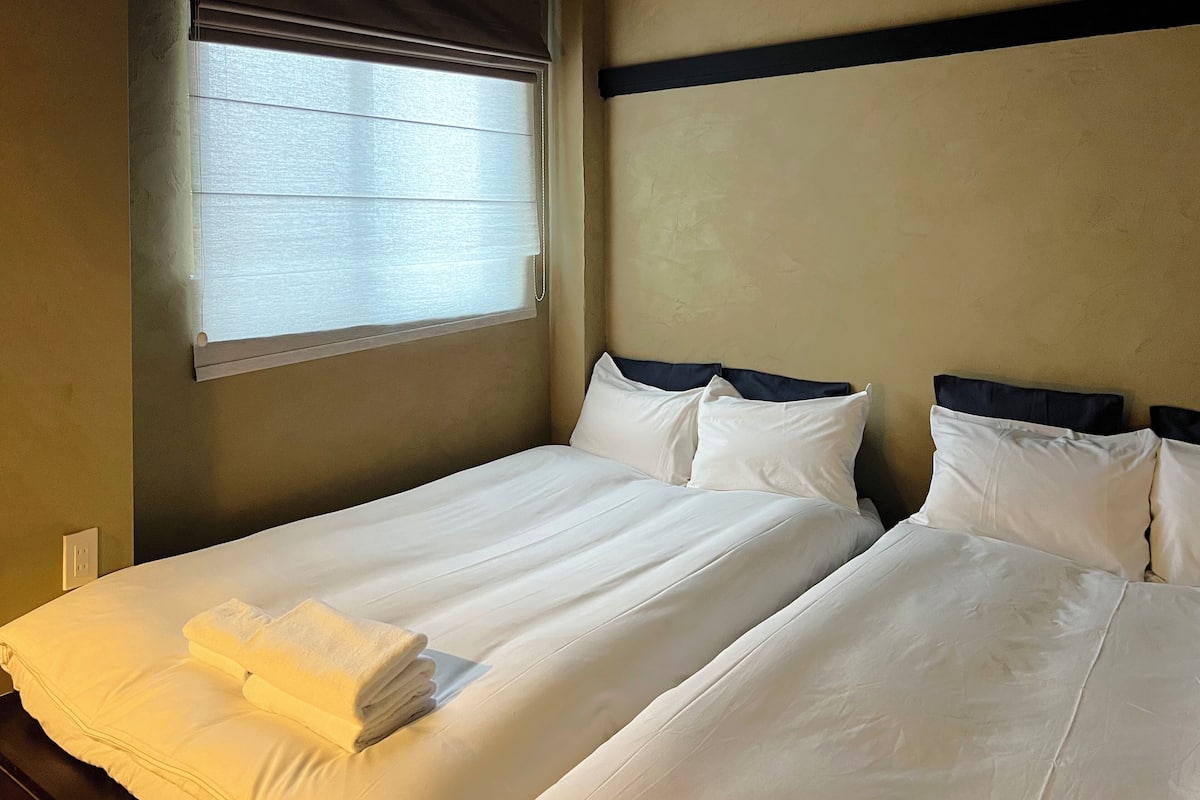 Deluxe Double Room, City View | 1 bedroom, soundproofing, free WiFi
