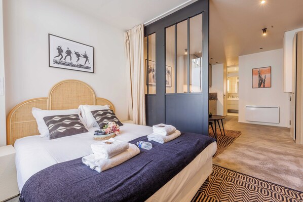 1 bedroom, iron/ironing board, bed sheets - Wonderful Apartment 1br4p (Paris)