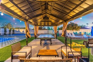 Sports court - Pickleball Golf Heated Pool Splash Pad (Scottsdale)