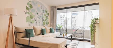 公寓 (D) | 起居区 | 电视