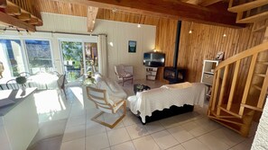 TV, fireplace - Le Joli Cedre Le Mont Dore (Mont-Dore)