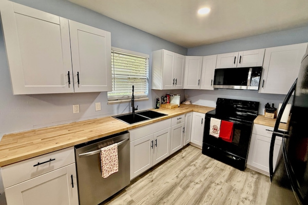 Refrigerador, microondas, horno, lavavajillas