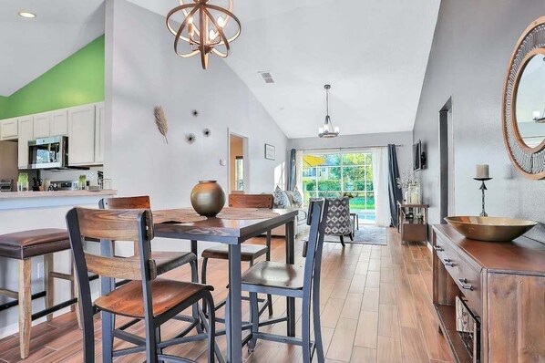 Dining - Spacious Home w/ Pool&Resort Amenities,near Disney (Davenport)