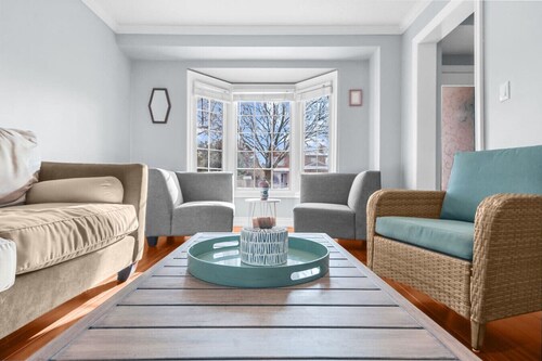 Stylish 3BR Whitby Home in Prime Location