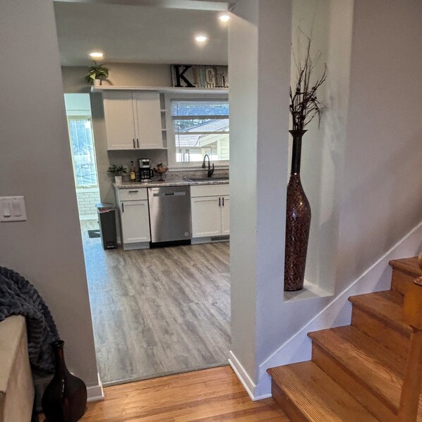 Interior - Charming 3-bedroom house in Janesville with AC, WiFi (Janesville)