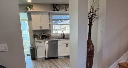 Charming 3-bedroom house in Janesville with AC, WiFi