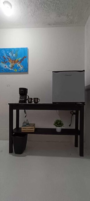 Basic Studio, Mixed Dorm, Private Bathroom, City View | Private kitchen