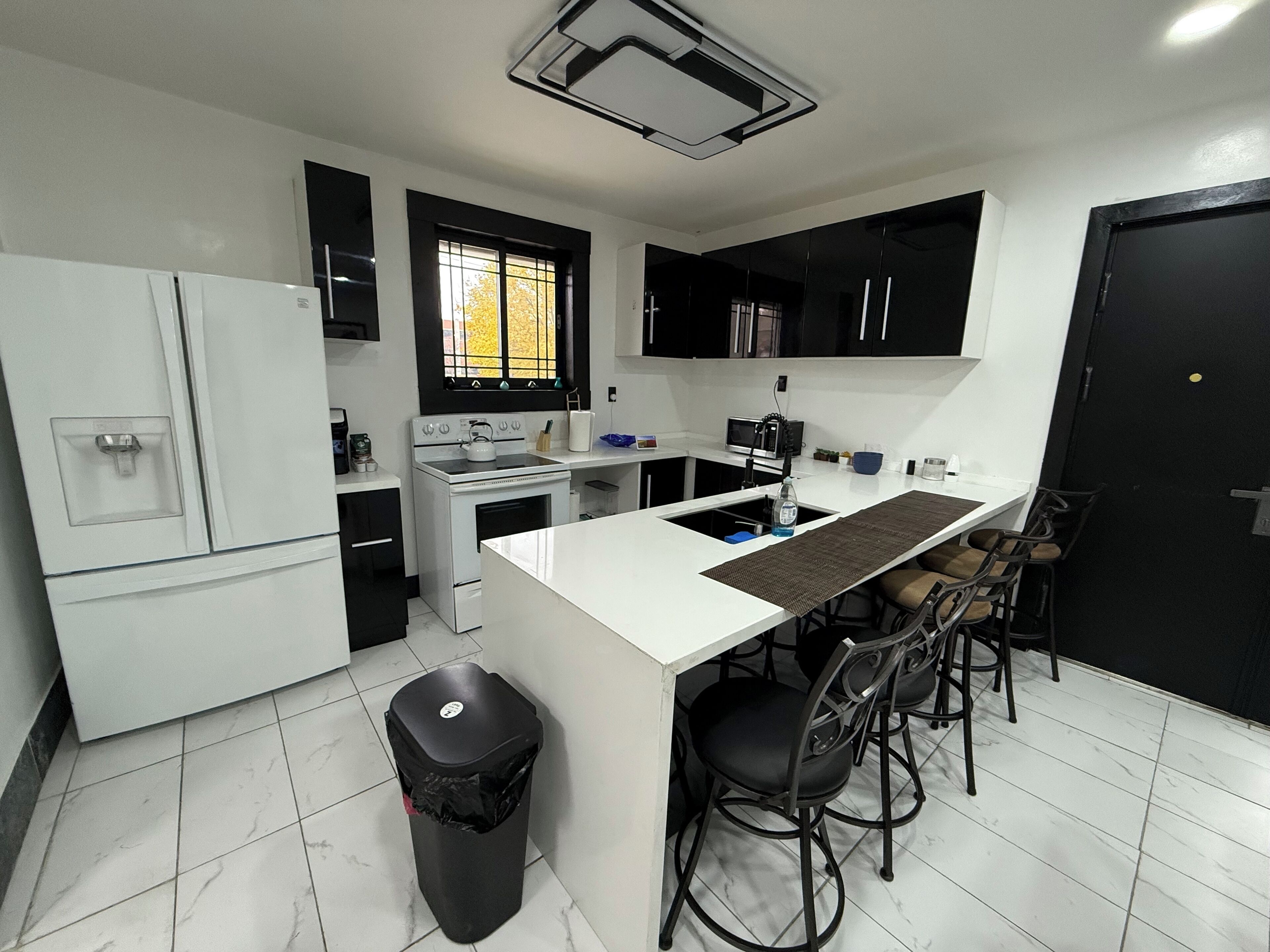 冰箱、微波炉、烤箱、炉灶