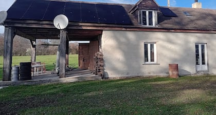 3 guest rooms in a charming dwelling in the bocage bourdonnais