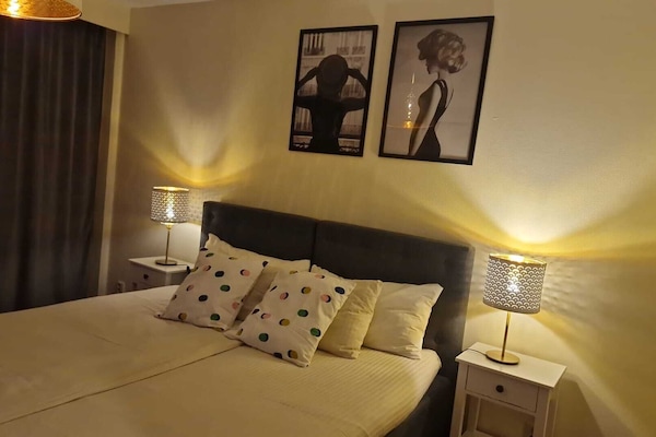 Family Double Room | Desk, iron/ironing board, free WiFi