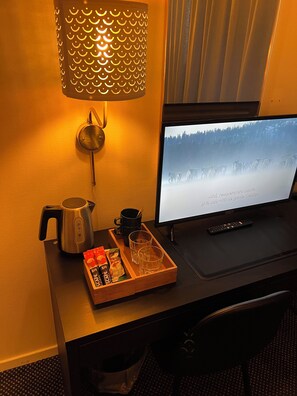 Basic enkelrum | Skrivbord, strykjärn/strykbräda och gratis wi-fi